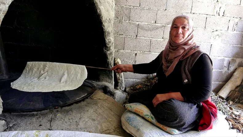 Kayseri’de imece usulü kışlık yufka ekmeği geleneği