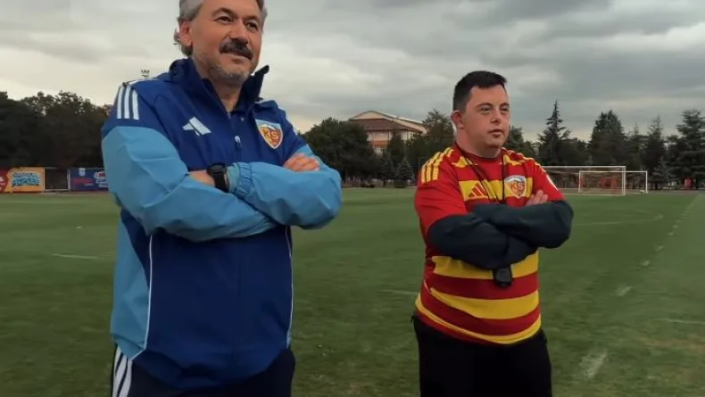 Kayserispor'un down sendromlu taraftarı Mehmet'ten antrenman ziyareti