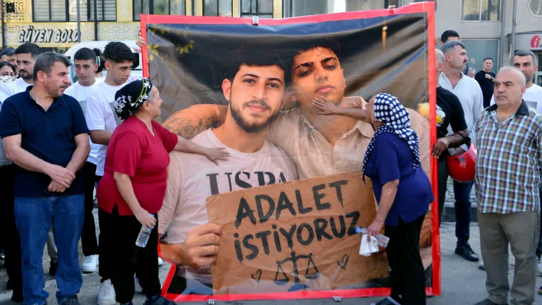 Kazada ölen 2 arkadaşın aileleri: Adalet eksiksiz tecelli etsin
