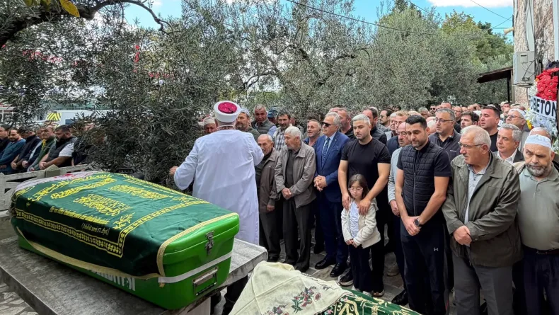 Kazada ölen hamile anne ve 3 yaşındaki kızı yan yana toprağa verildi / Ek fotoğraflar