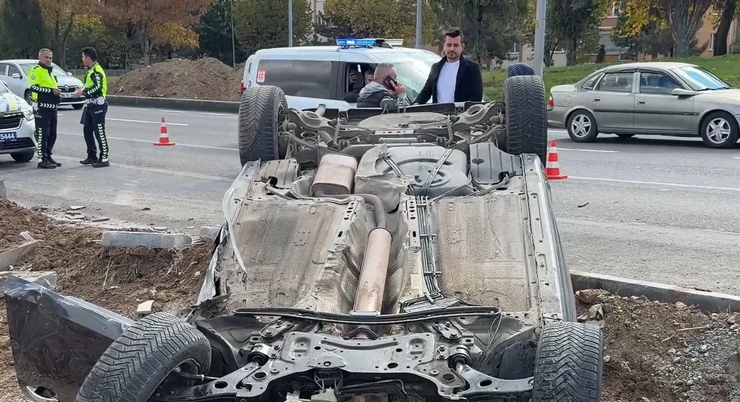 Kazayı haber alıp gelen sürücünün annesi gözyaşlarına boğuldu