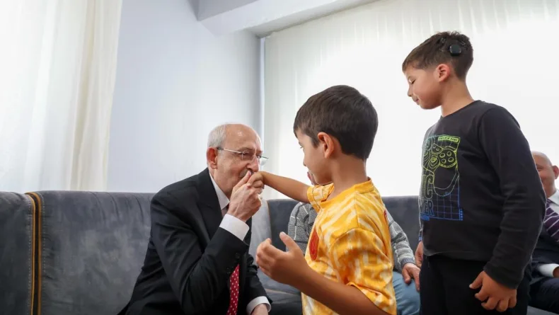 Kılıçdaroğlu, Özvarlı ailesini ziyaret etti