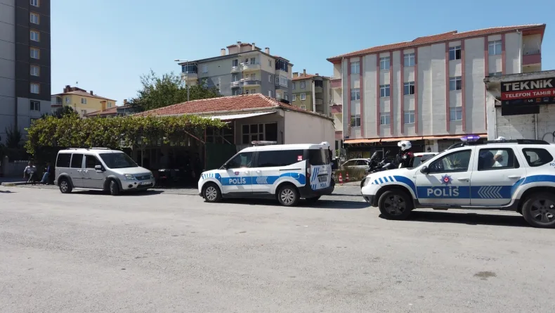 Kıraathane çalışanı, husumetlisini tüfekle ağır yaraladı