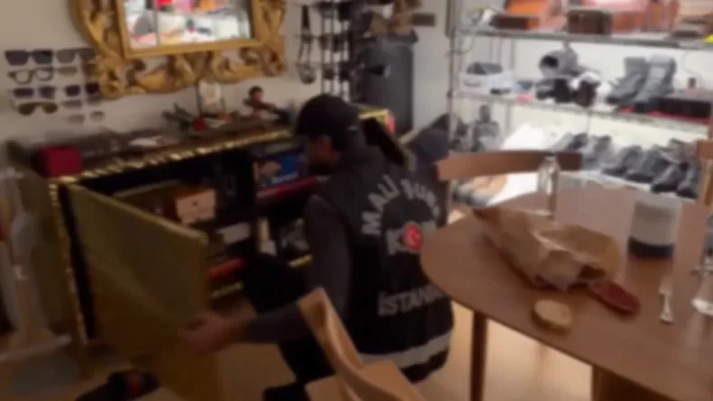 Kırmızı bültenle aranan kripto dolandırıcısının 3 koruması yakalandı