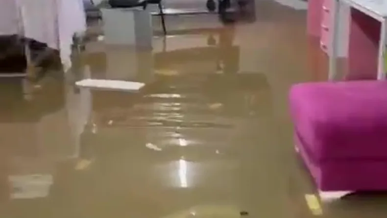 Kocaeli'de sağanak nedeniyle ev ve iş yerlerini su bastı (7)