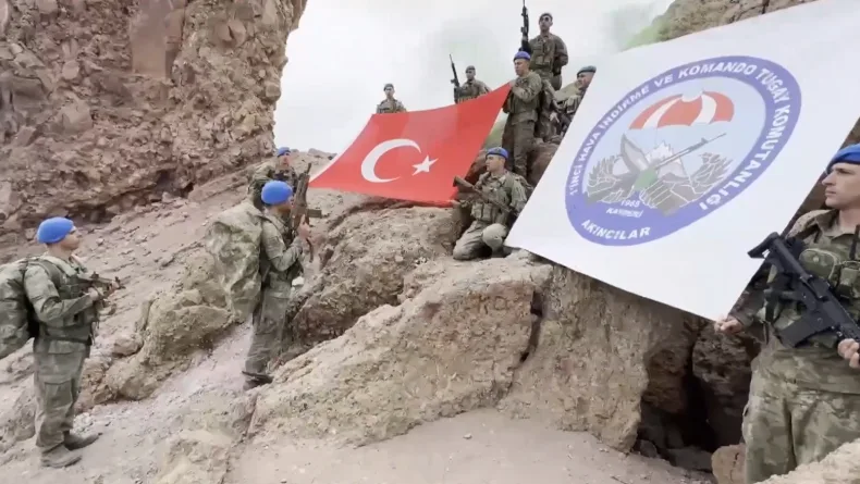 Komandolar, Somalili askeri personelle Erciyes'e tırmandı