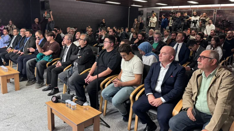 Konyaspor ile Filistin arasındaki dostluk maçı öncesi basın toplantısı yapıldı