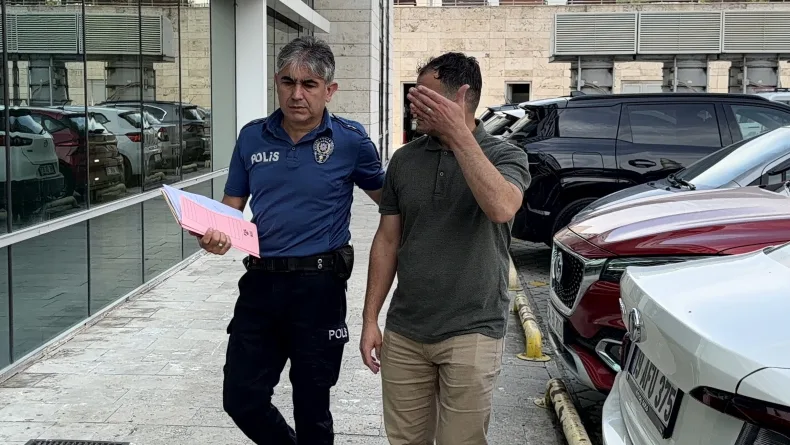 Korkulukları aşıp yola çıktığı öne sürülen çocuğa otomobil çarptı