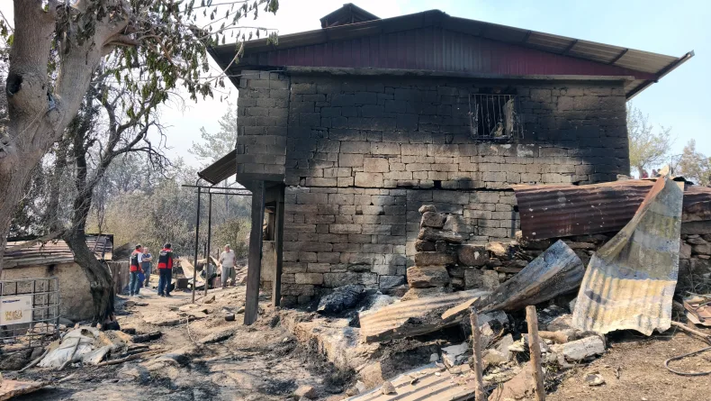 Kozan'da başlayıp, 2 ilçeye daha sıçrayan orman yangını 2’nci gününde (4)
