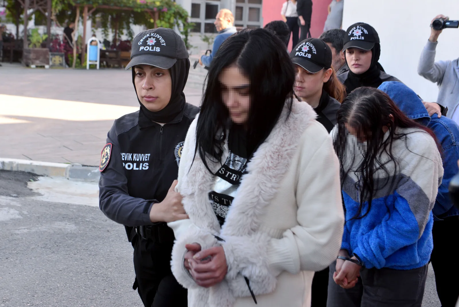 Kurgu trafik kazalarıyla 25 milyon liralık vurgun yapan şebeke, ‘kiralık sürücü’ kullanmış