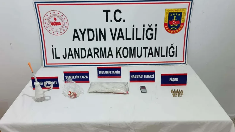 Kuşadası'nda uyuşturucu operasyonu: 3 gözaltı