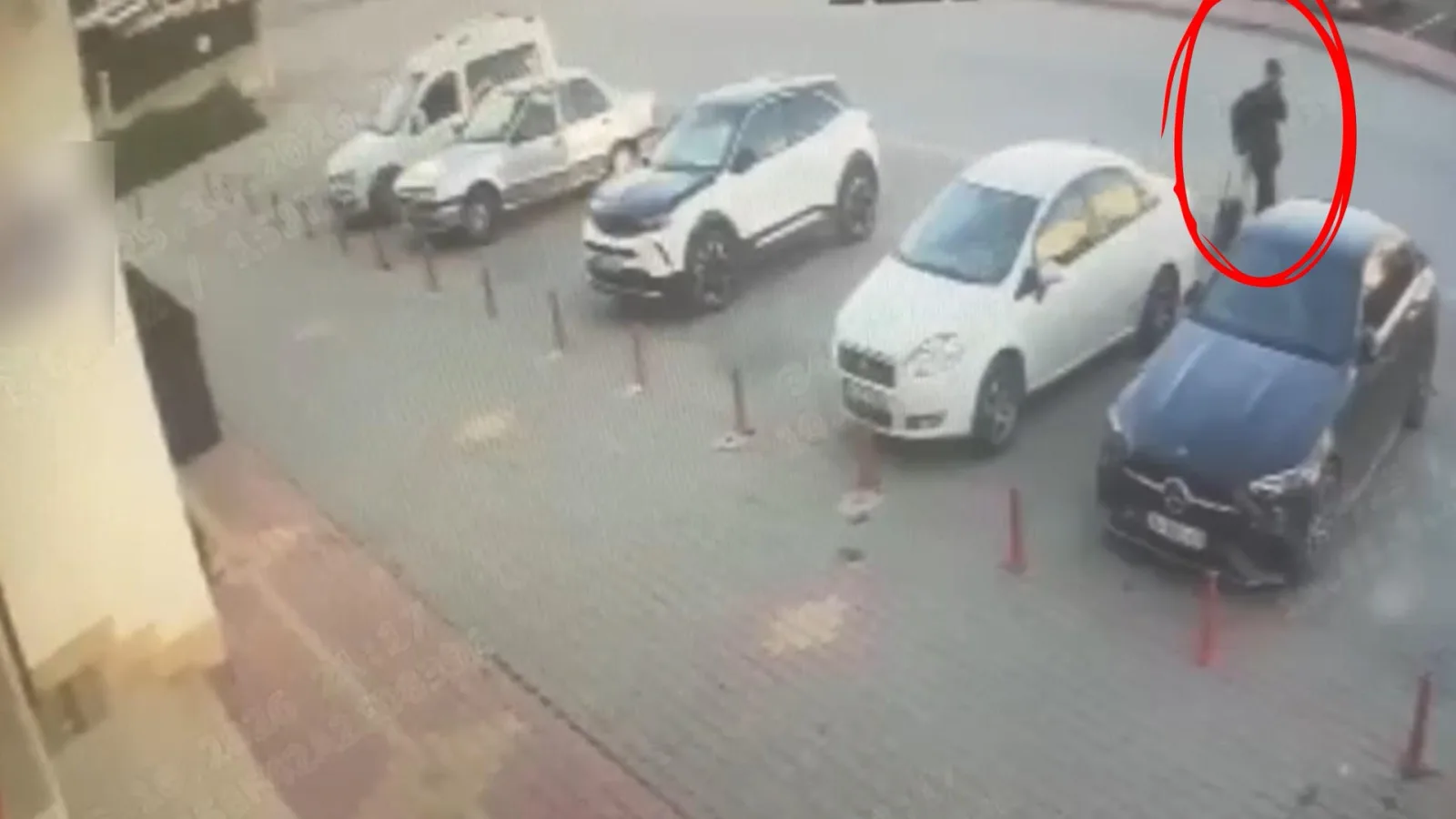 Kuyumcu dükkanında 1,8 milyon TL'lik altını bozdururken suçüstü yakalandı