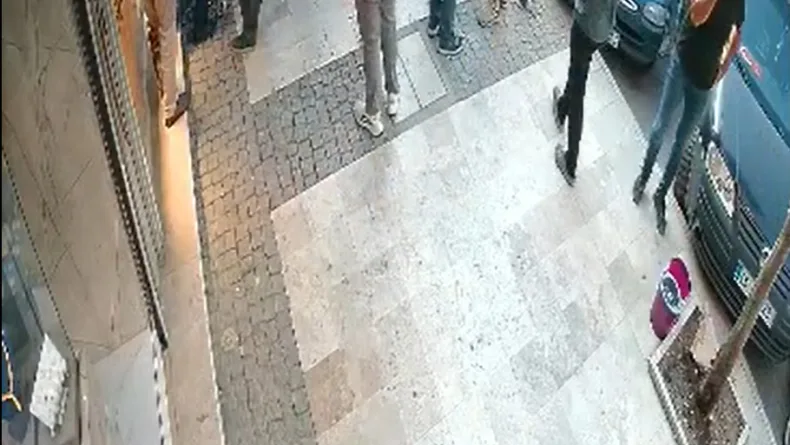Kuyumcu dükkanında silahlı soygun girişimi: 2 yaralı
