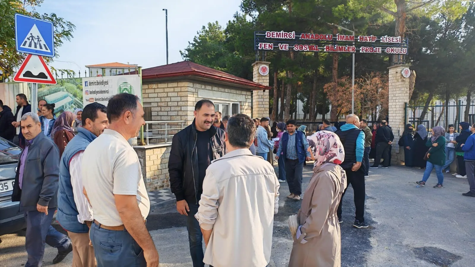 Lastiği patlayan otomobildeki 3 adayı, KPSS'ye jandarma ekipleri yetiştirdi