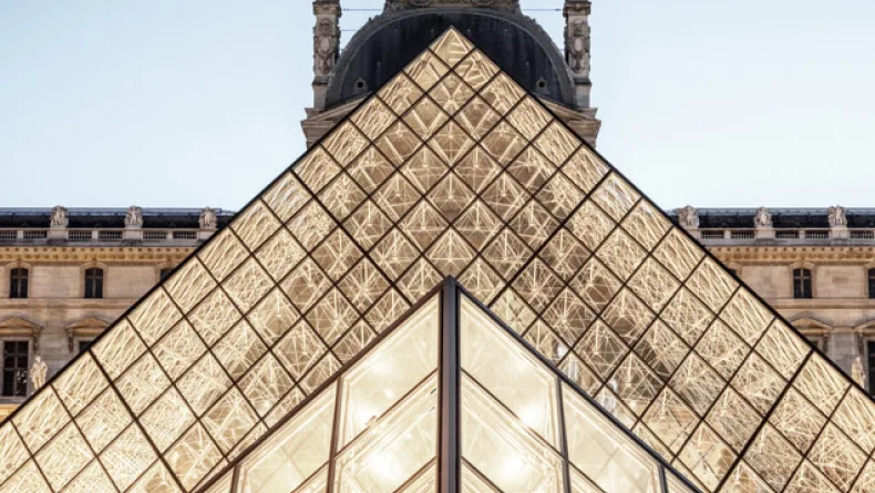 Louvre Müzesi eylemler nedeniyle ziyarete kapatıldı