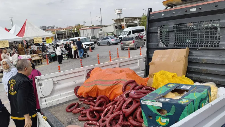 Malatya'da yöresel ürün fuarında 230 kilo sucuk ve 150 kilo peynire el konuldu