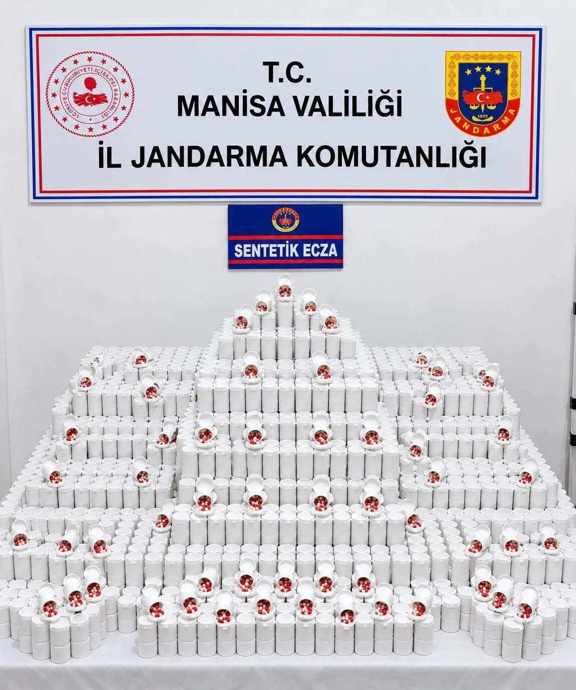 Manisa’da 86 bin 654 sentetik ecza ele geçirildi