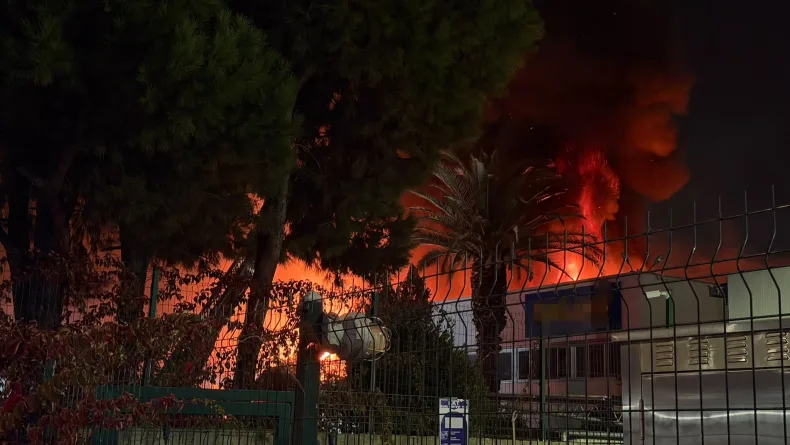 Manisa’da akü üretimi yapan fabrikada yangın/ek fotoğaf