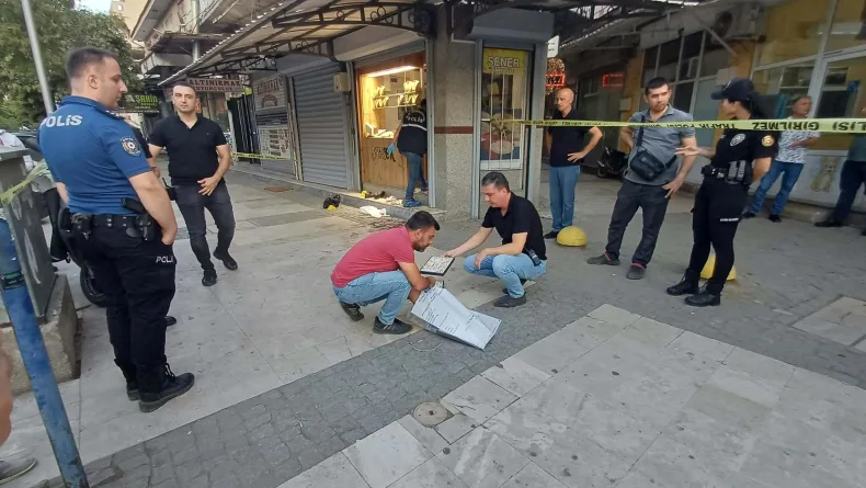 Manisa'da kuyumcuda silahla 2 kişiyi yaralayan soygun şüphelisi tutuklandı