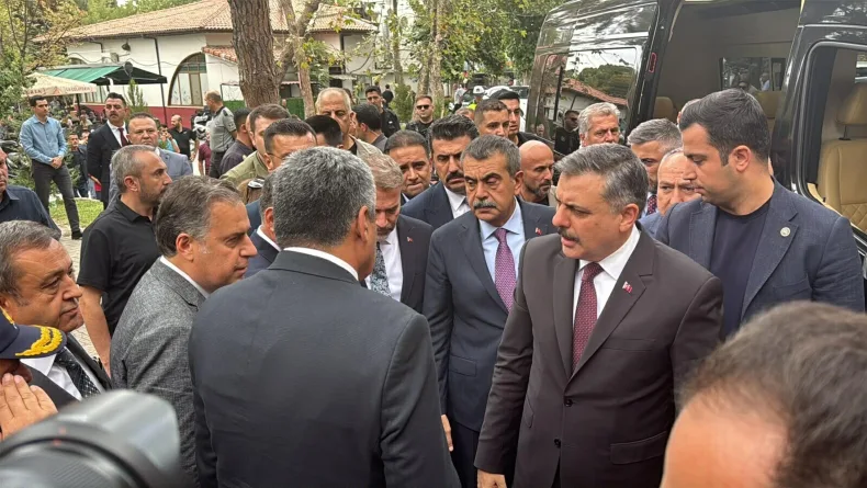 Manisa'da okul yakınında silahla ateş açıldı; 11 yaralı (2)