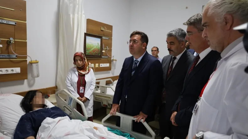 Manisa'da okul yakınında silahla ateş açıldı; 11 yaralı (5)