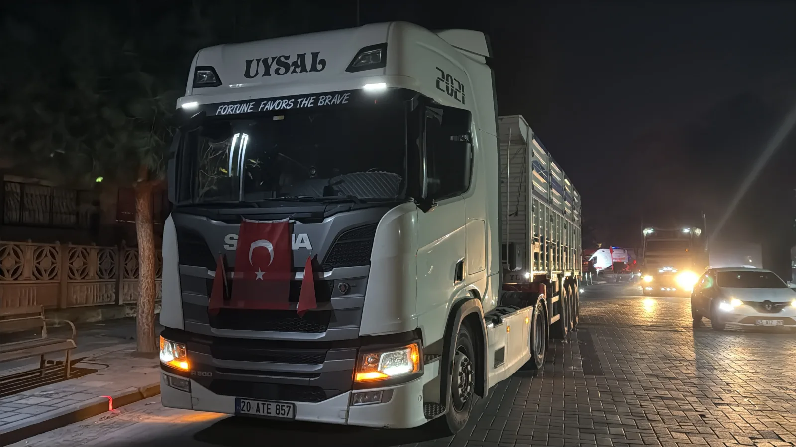 Manisa’da TIR'la çarpışan motosikletin sürücüsü öldü