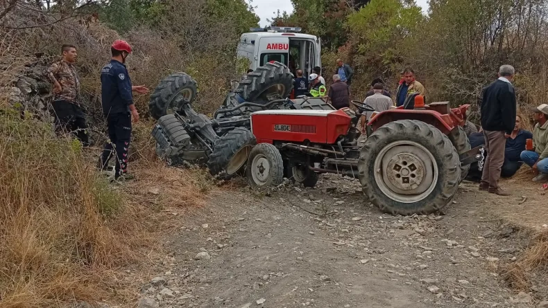 Manisa’da traktör devrildi: 2 ölü, 3 yaralı