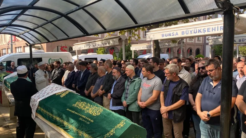 Manisa’daki otobüs kazasında ölenlerden 10’u Bursa’da toprağa verildi