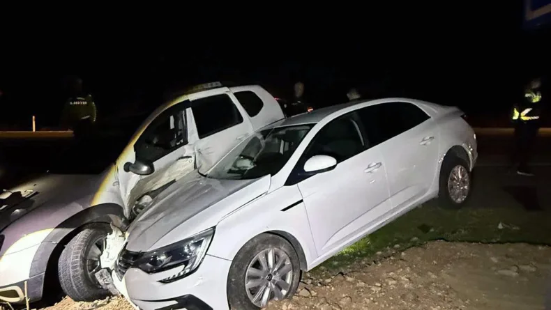 Mardin'de iki otomobil çarpıştı: 6 yaralı
