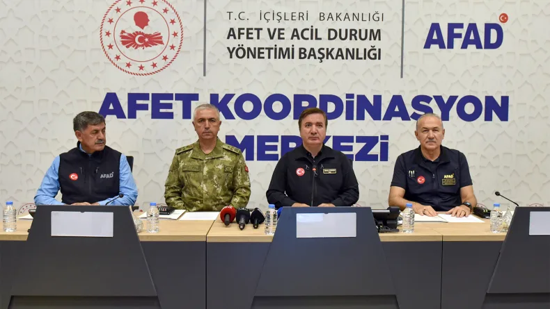 Mehmetçik'ten 'deprem tatbikatı'