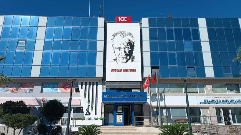 Menderes Belediyesi'ne ikinci dalga operasyona 7 tutuklama