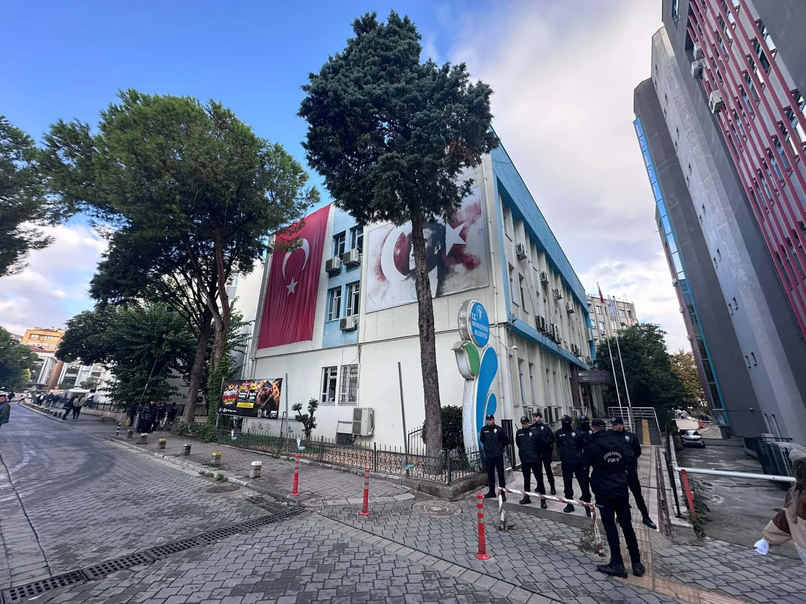 Merkezefendi Belediyesi operasyonunda şüphelilerden 3'ü adliyede