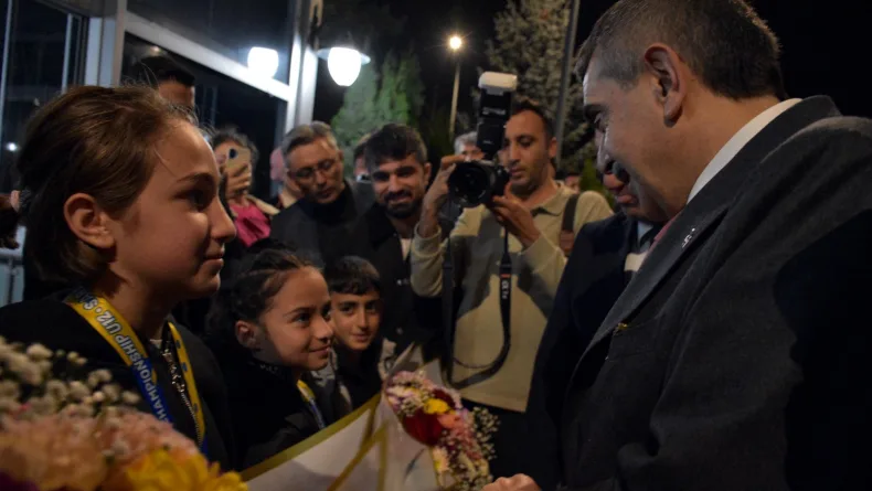Milli Eğitim Bakanı Tekin'den, Balkan şampiyonu sporculara karşılama