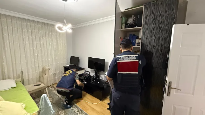 MİT koordinesinde yazılım şirketine yasa dışı veri sorgulama operasyonu: 5 gözaltı