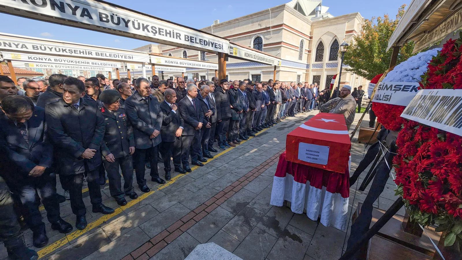 Muratpaşa Kaymakamı Kara, Konya'da toprağa verildi