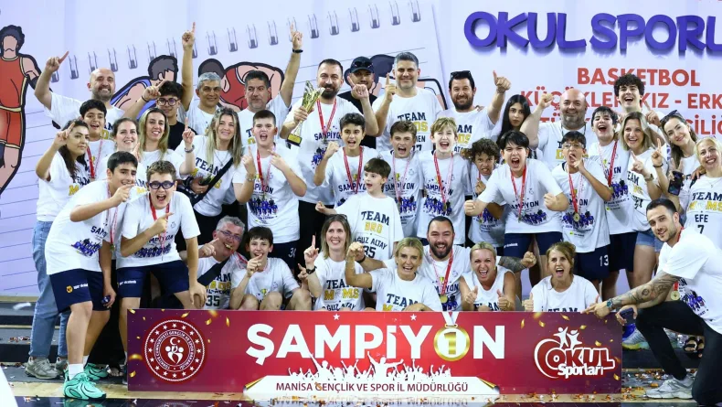 Namağlup Türkiye şampiyonu devlet okulu basketbol takımı, yeni sezon için sahada