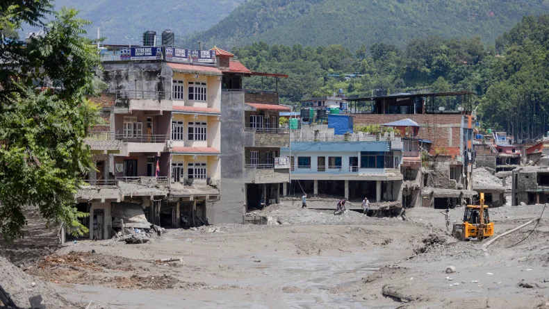 Nepal'deki selde can kaybı 1400'ü aştı