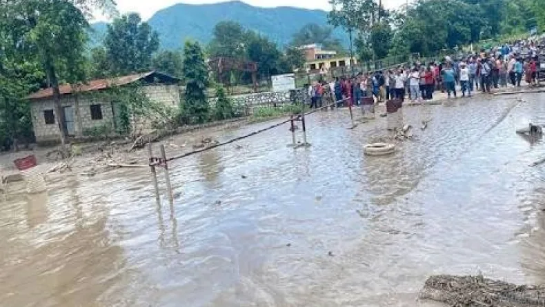 Nepal'deki selde hayatını kaybedenlerin sayısı 1451'e yükseldi