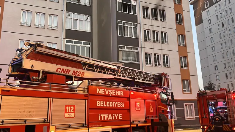 Nevşehir'de 4'üncü katta yangın: 6 kişi dumandan etkilendi