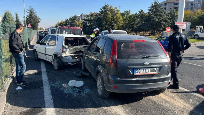 Nevşehir'de KPSS sınavı öncesi zincirleme kaza: 3 yaralı