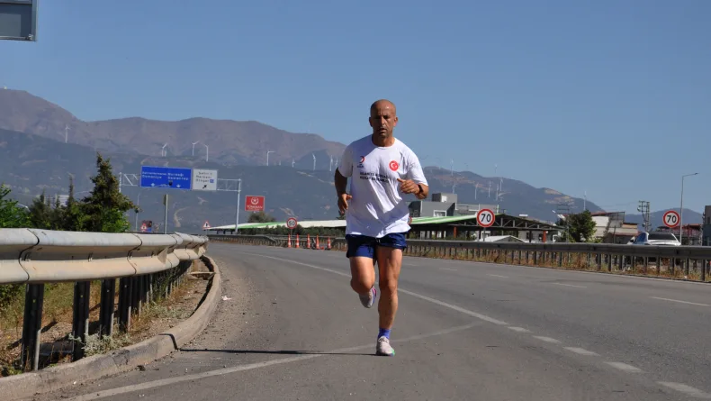 New York Maratonu’nda depremzede öğrenciler için koşacak