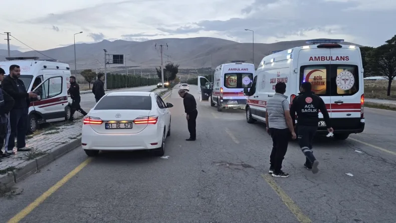 Niğde’de otomobille motosiklet çarpıştı: 2 yaralı