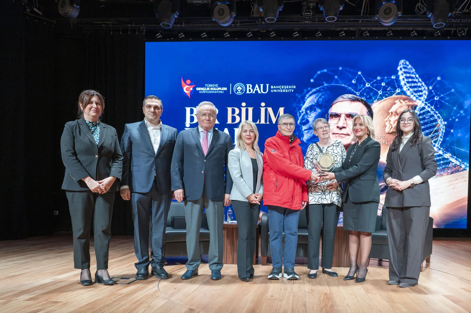 Nobel ödüllü Prof. Dr. Aziz Sancar’a, BAU’lu öğrencilerden yoğun ilgi