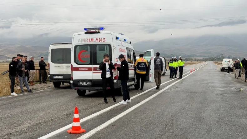 Öğrenci servisi devrildi; 12 yaralı