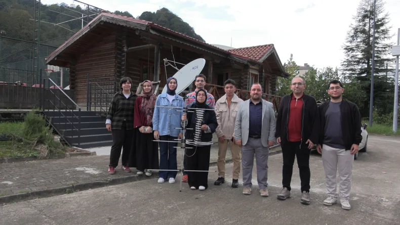 Öğrenciler, nöbetleşe çalışarak Uluslararası Uzay İstasyonu’ndan gelen görüntü sinyallerini yakaladılar