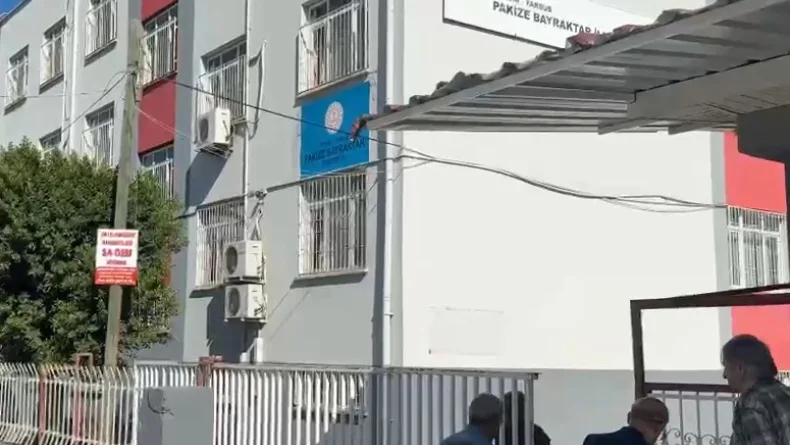 Öğrencinin çantasında tabanca bulundu, gözaltına alınan babası ‘ben koydum, sonra da unuttum’ dedi