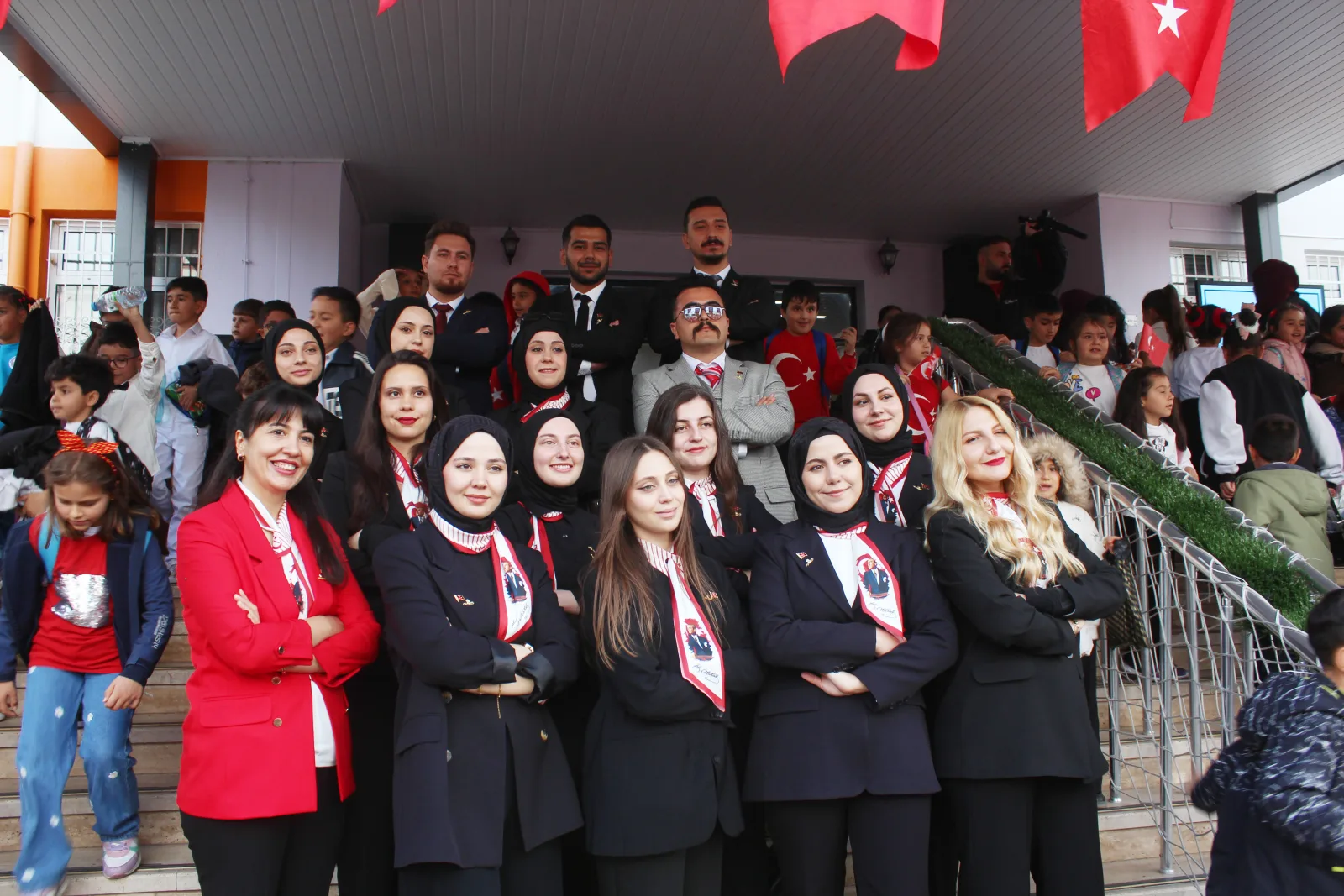 Öğretmen adayları, 29 Ekim Cumhuriyet Bayramı'nı coşkuyla kutladı