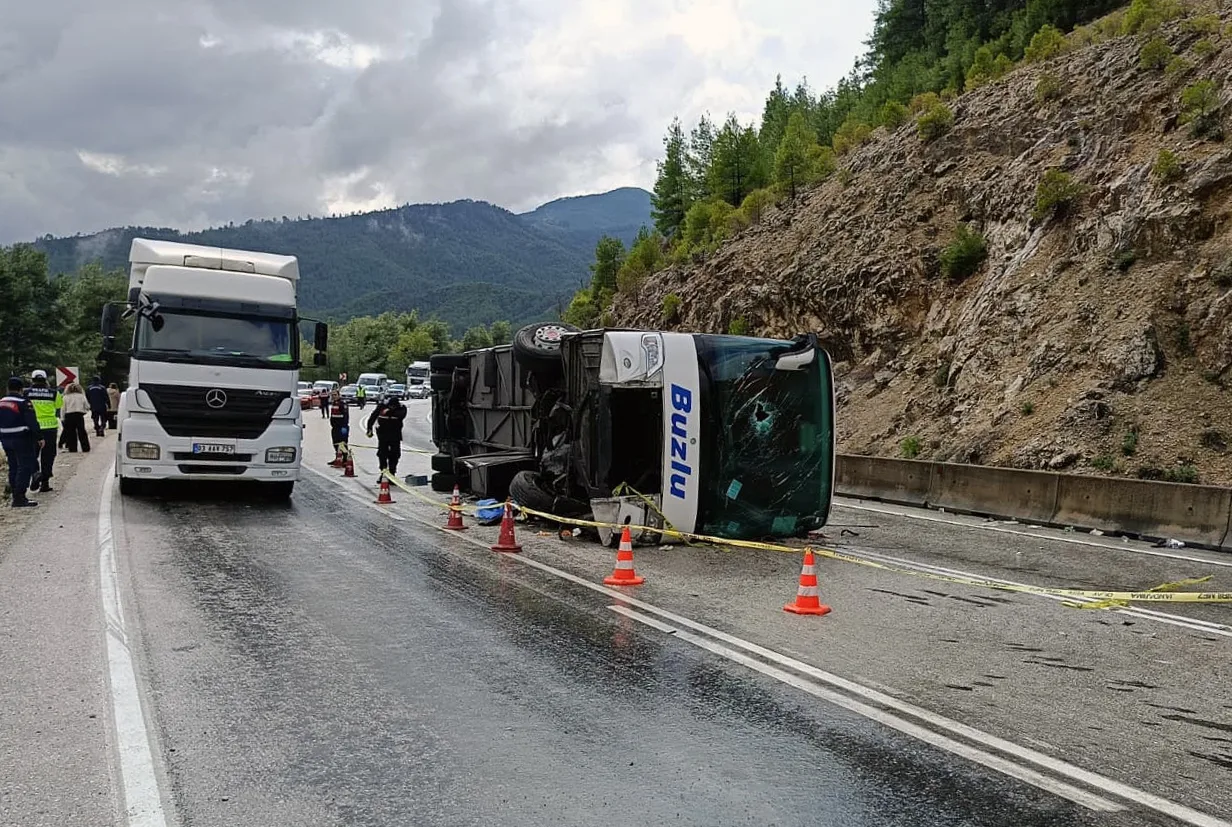 Ölümlü otobüs kazasında şoför tutuklandı