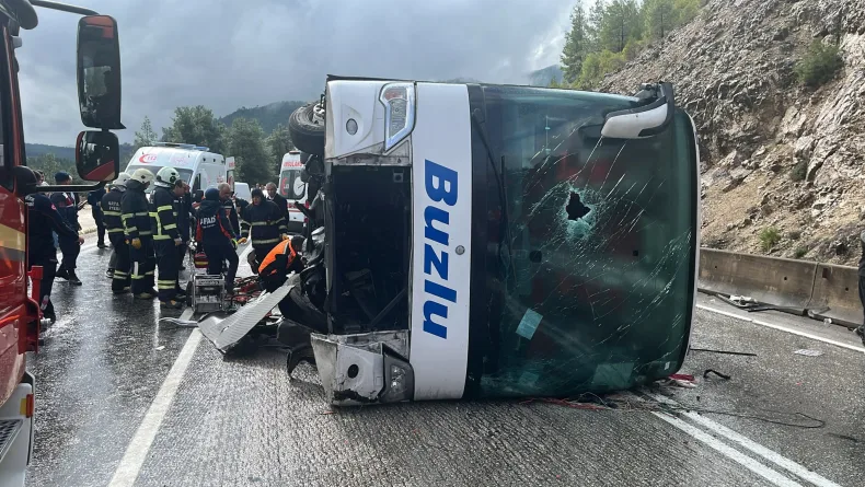 Ölümlü otobüs kazasında şoför tutuklandı