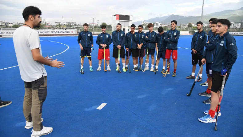 Osmaniyeli hokeycilerin hedefi Süper Lig’de şampiyonluk